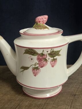 Vintage Primavera Porcelain Tea Pot Strawberry Motif Bin U